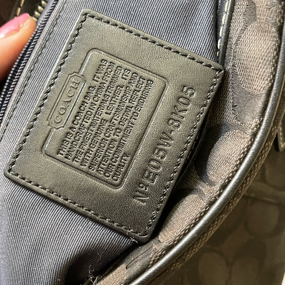 Coach Signature Hampton Bag Signature Canvas Shoulder Bag - Picture 5 of 8